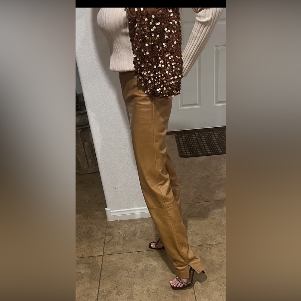 Lafayette 148 New York 100% Leather Cur-Size 6-High End Designer Lambskin pants